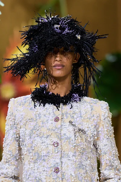 Look 38